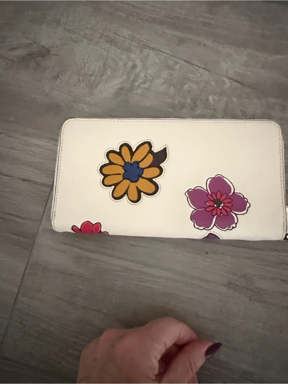 Tory Burch Cream Floral Appliqué Zip Wristlet